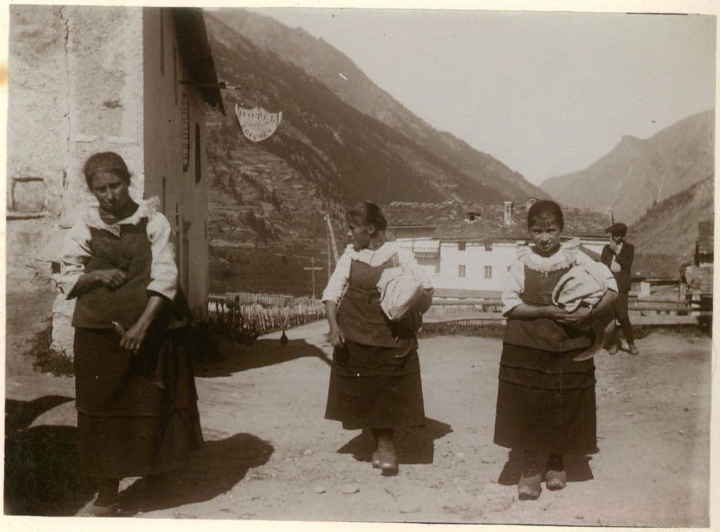 Costumi tradizionali valdostani