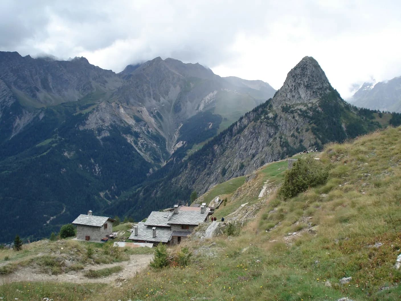 Tour del Monte Bianco — Tappa 1: Courmayeur → Rifugio Bertone