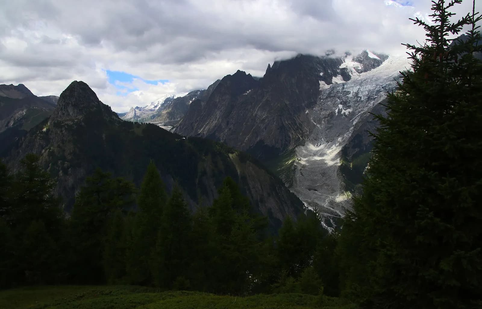 Tour del Monte Bianco — Tappa 1: Courmayeur → Rifugio Giorgio Bertone