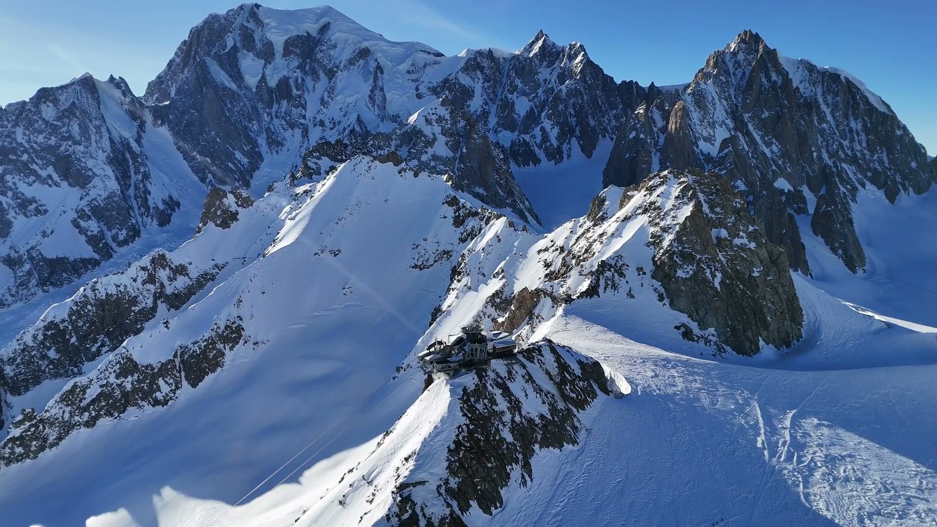 Paesaggi della Valle d'Aosta — vette e ghiacciai delle Alpi occidentali